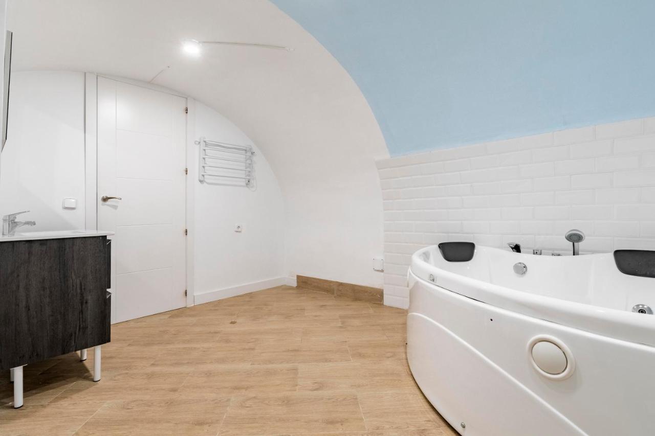 Apartamento El Triangulo Del Arte - Jacuzzi Madrid Exterior foto